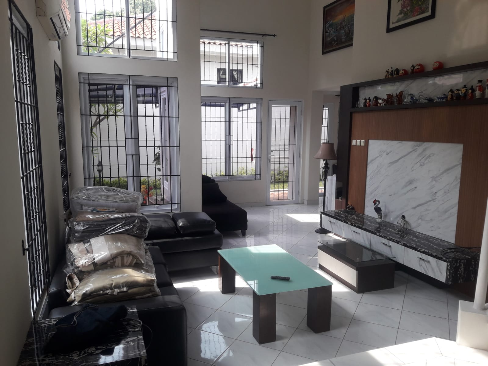 Rumah Disewakan Fully Furnished di Taman Menteng Lippo Cikarang